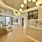 Eastern Hub - Jing\'An Temple Branch Shanghai Hanlin Mansion Jing\'An Temple Nanjing West Road Henglong Plaza Jiuguang Center Mall